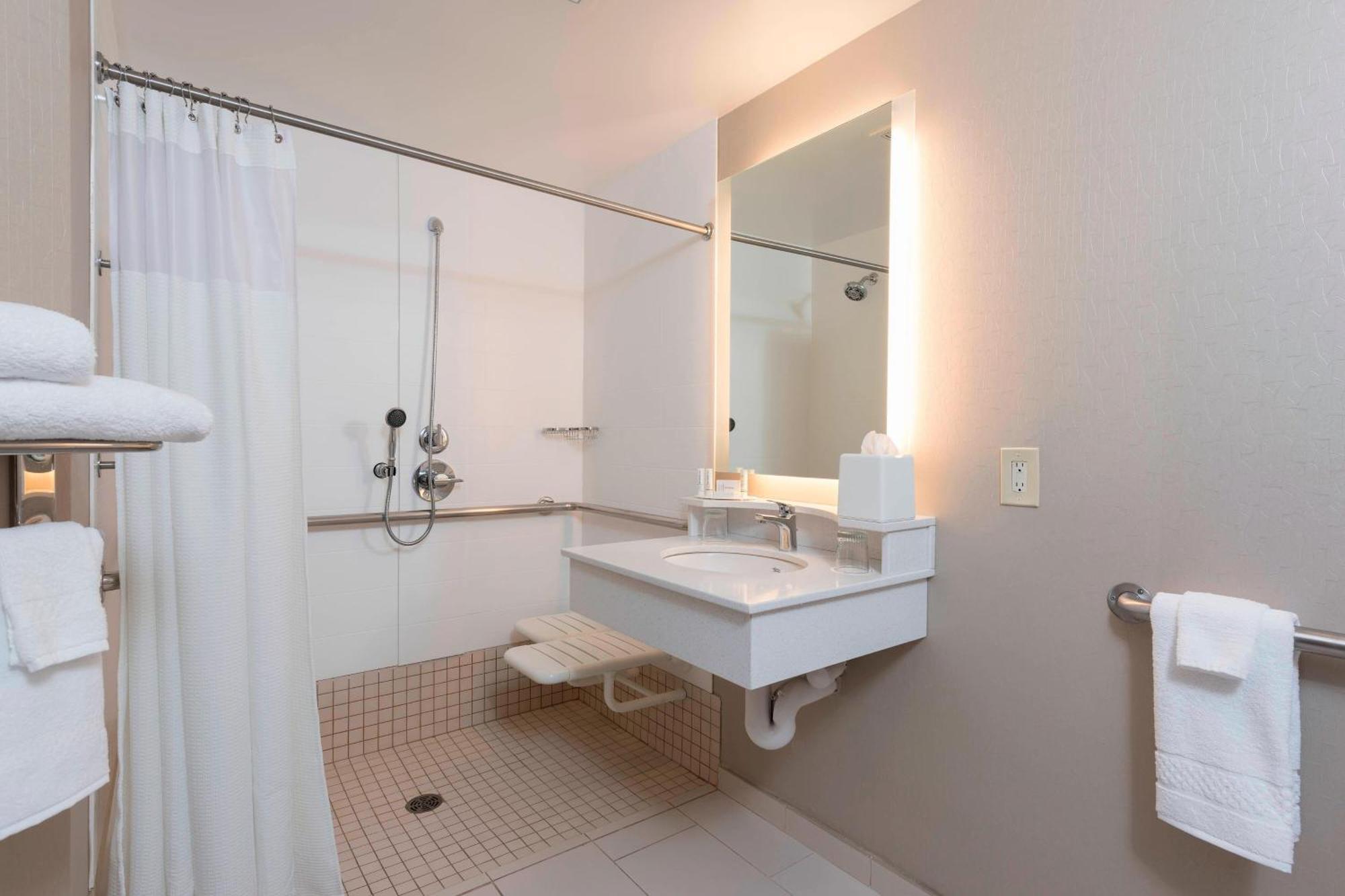 Springhill Suites Grand Rapids North מראה חיצוני תמונה