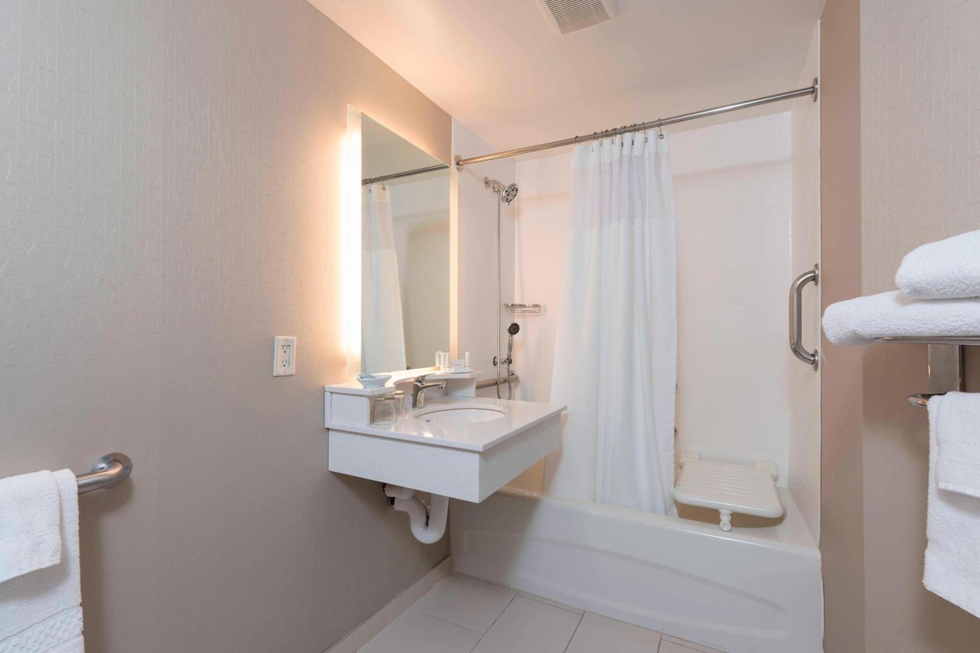 Springhill Suites Grand Rapids North מראה חיצוני תמונה
