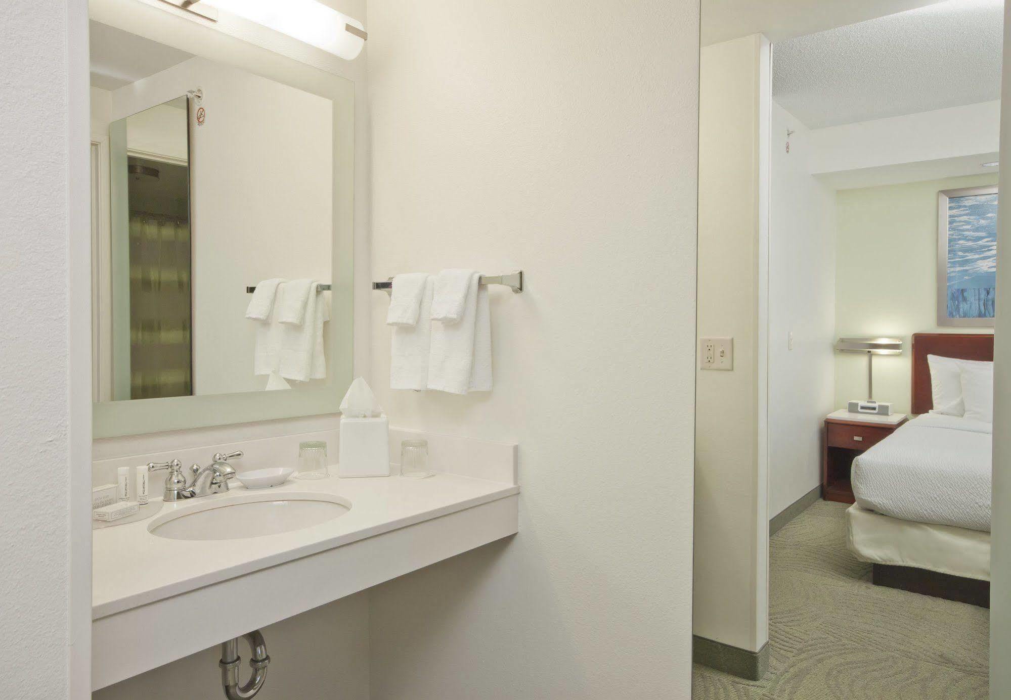 Springhill Suites Grand Rapids North מראה חיצוני תמונה